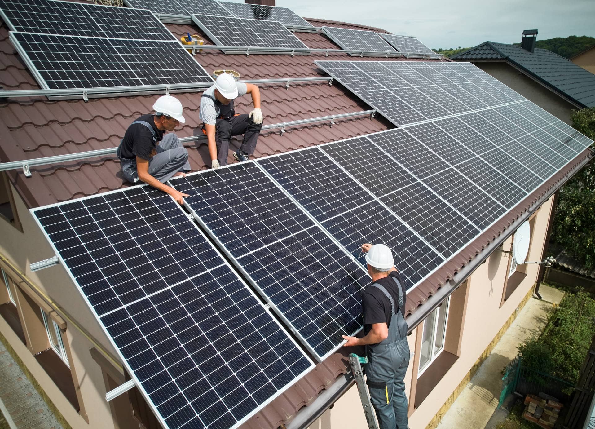 Installeer vandaag nog zonnepanelen. Breid uit naar ESS als u er klaar voor bent.