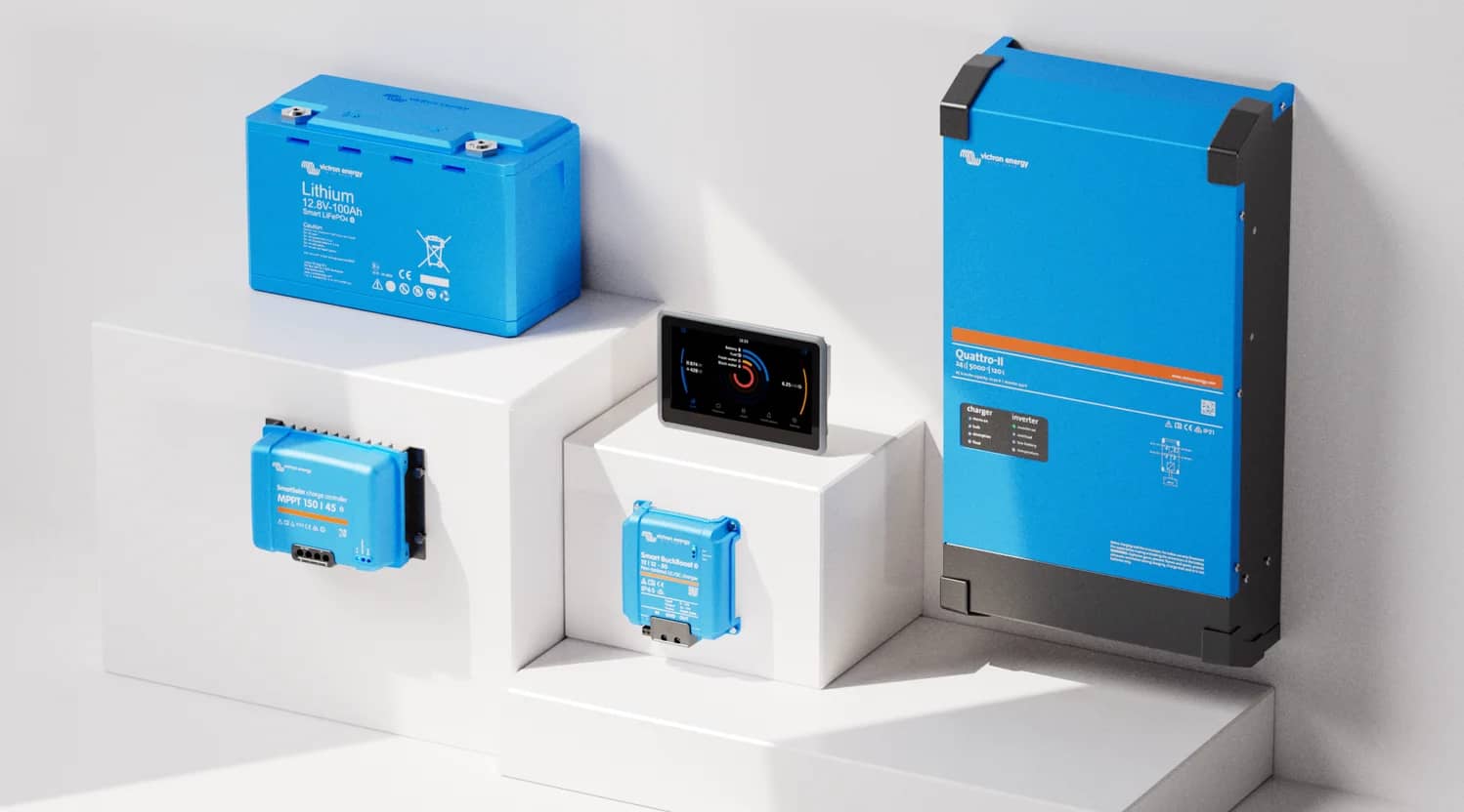 Victron-systeem met lithiumaccu, omvormer/acculader, MPPT en GX-touchscreen